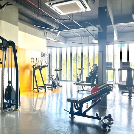 Compass One Building - Luxury Apartments Ap Phu Tho エクステリア 写真