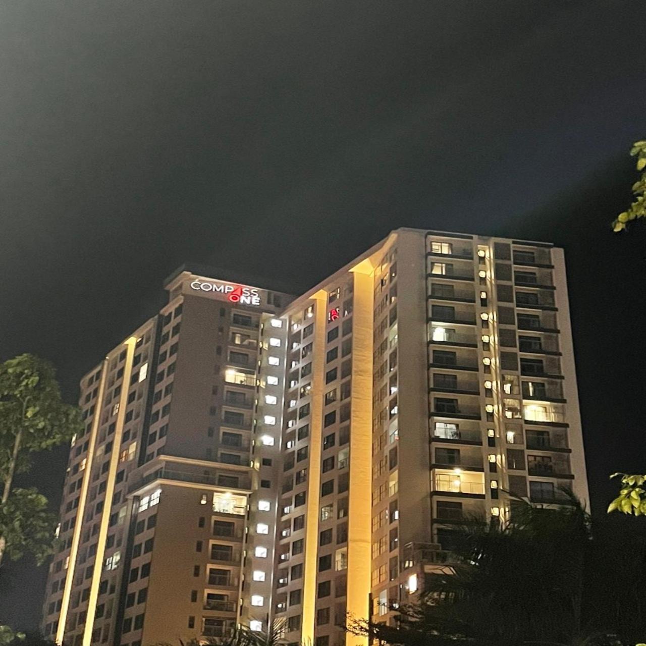 Compass One Building - Luxury Apartments Ap Phu Tho エクステリア 写真